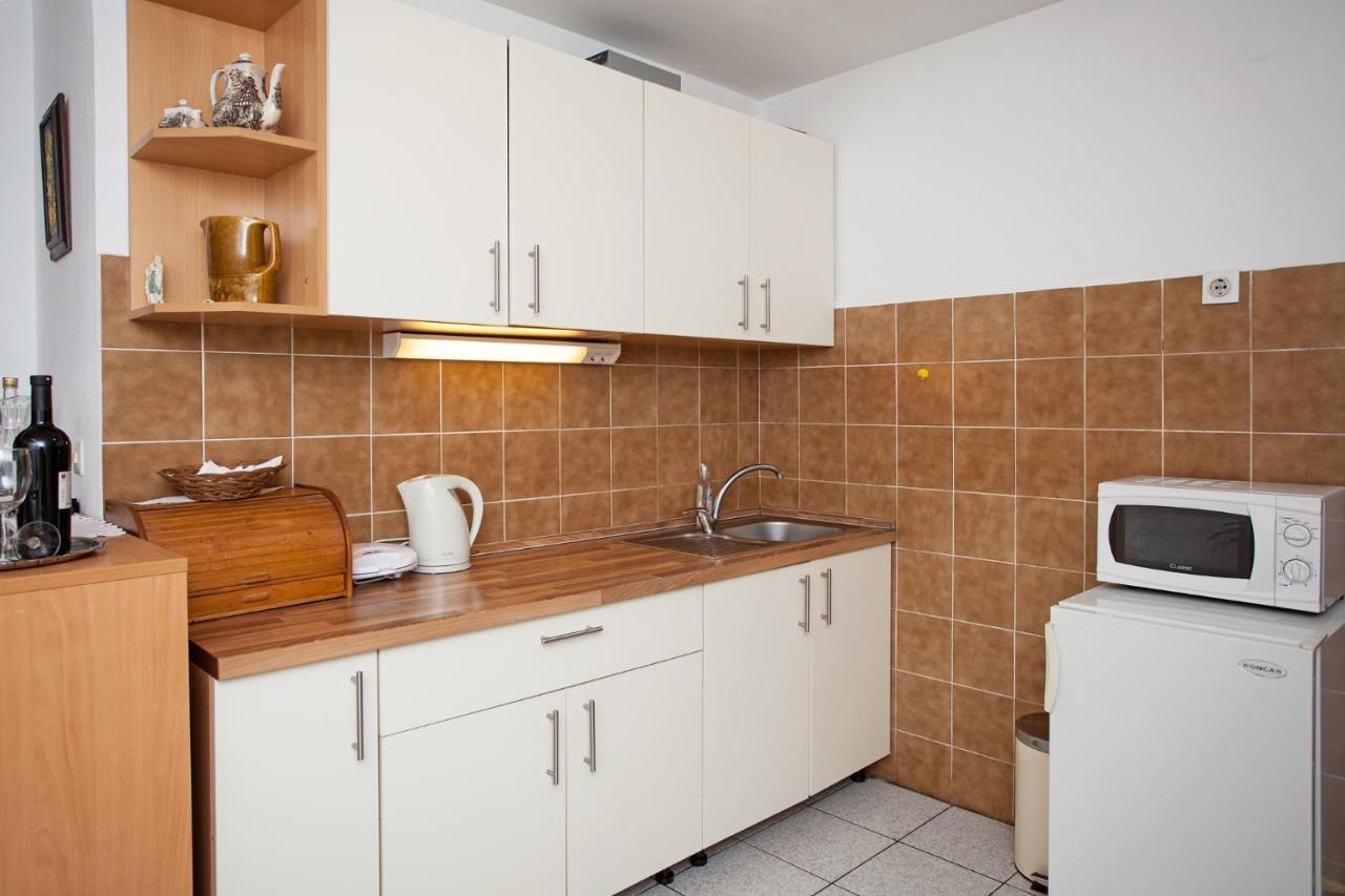 Appartement Family Friendly With A Swimming Pool Sustjepan, - 17308